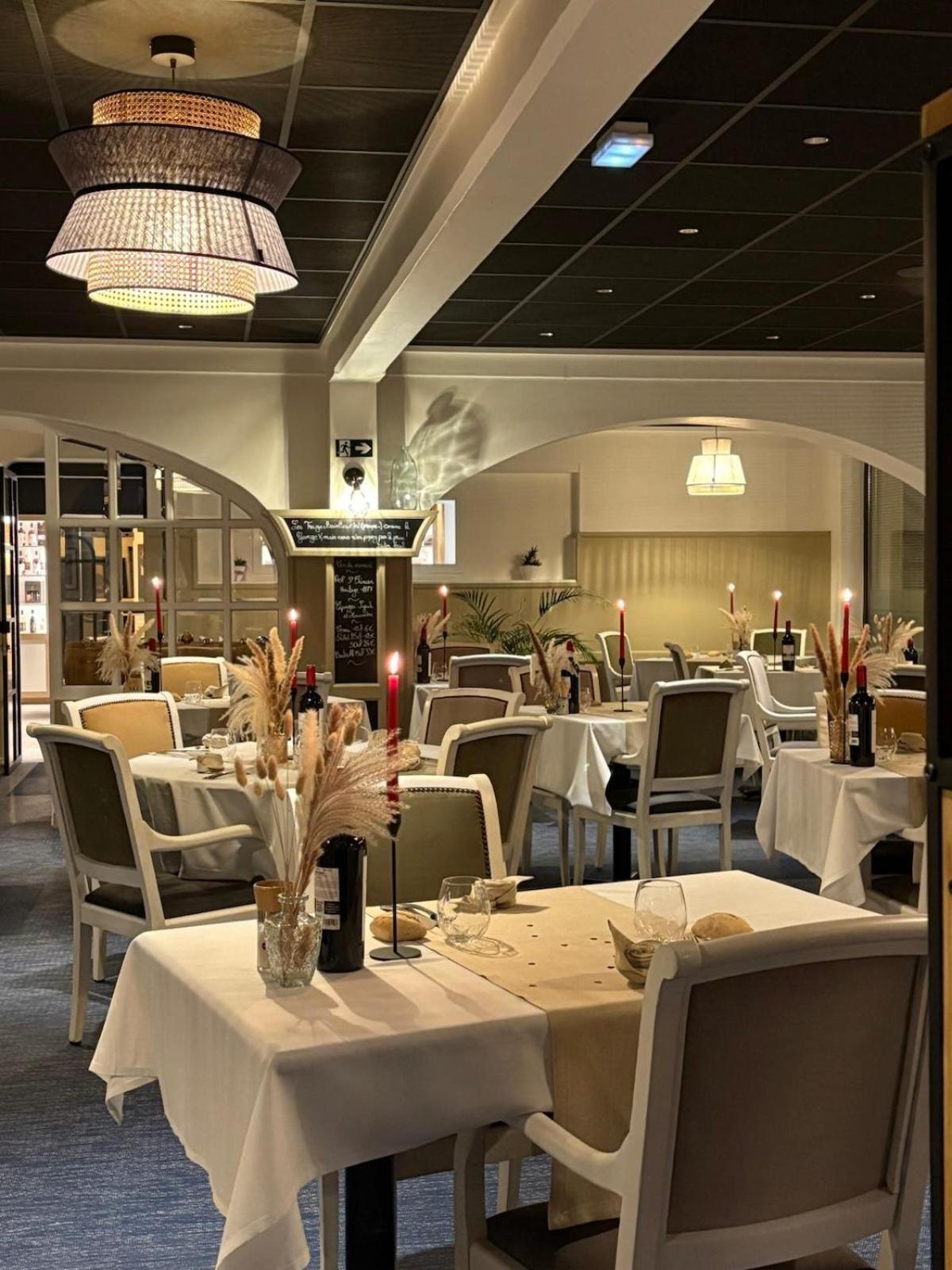 Hotel Restaurant Les 13 Assiettes Le Val-Saint-Pere Экстерьер фото