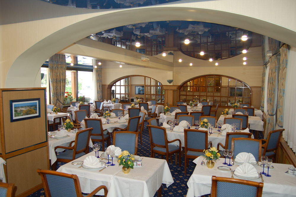 Hotel Restaurant Les 13 Assiettes Le Val-Saint-Pere Экстерьер фото
