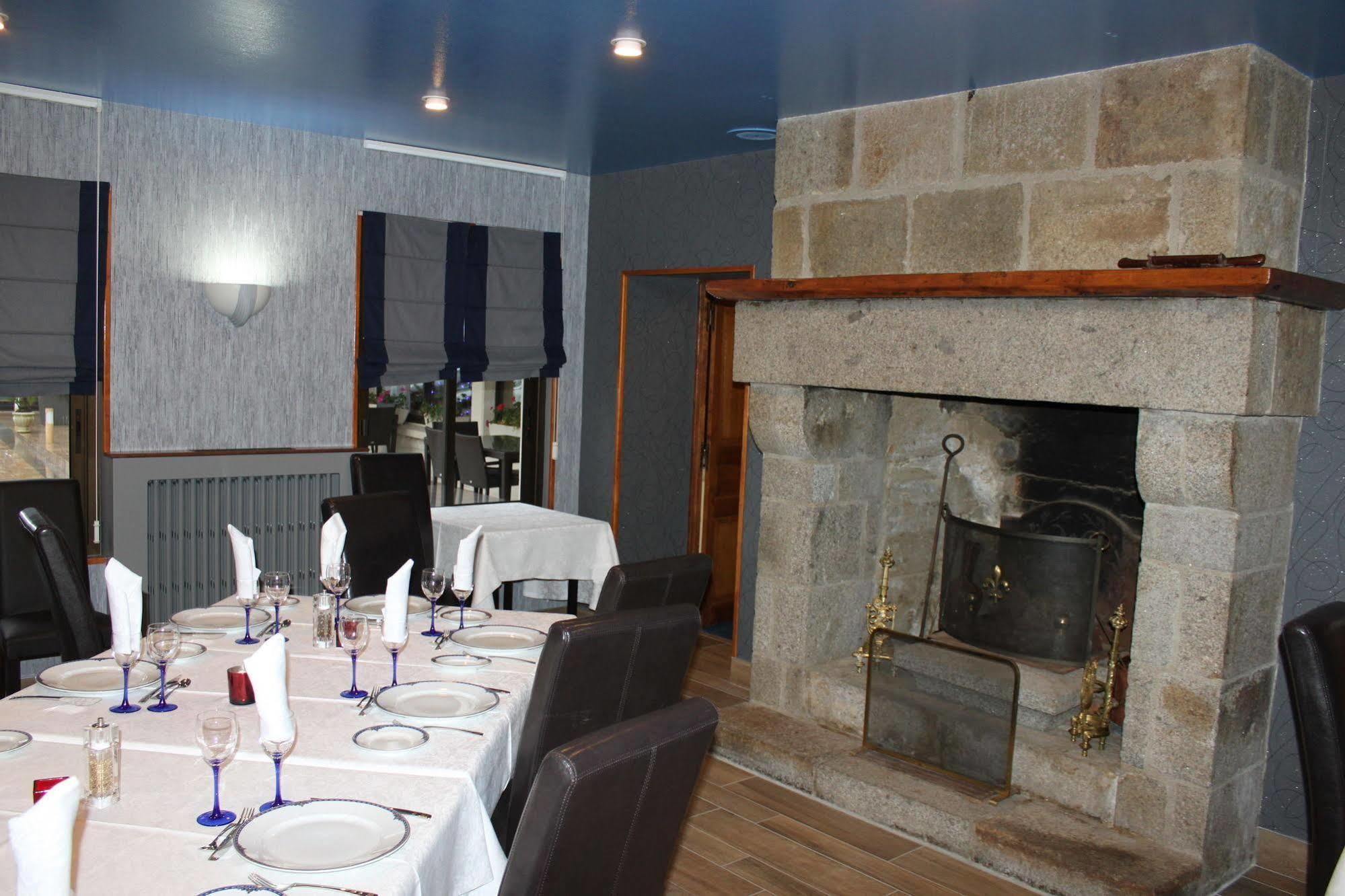 Hotel Restaurant Les 13 Assiettes Le Val-Saint-Pere Экстерьер фото